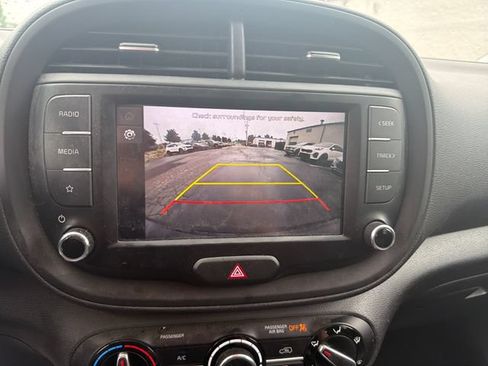 Used 2023 Kia Soul LX FWD image 22
