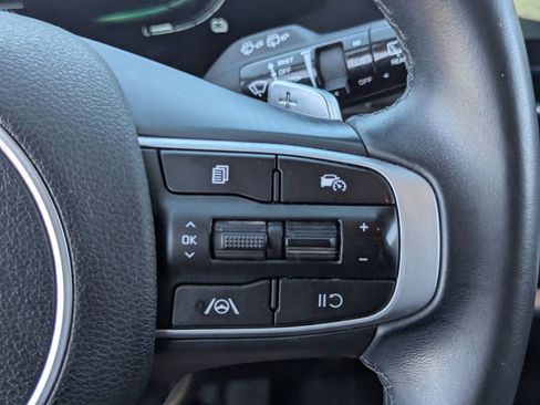 Used 2024 Kia Sportage EX image 27