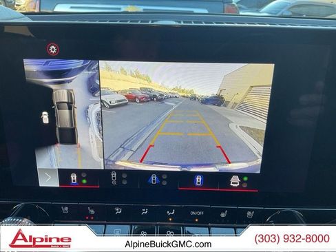 Used 2024 GMC Canyon Denali image 18