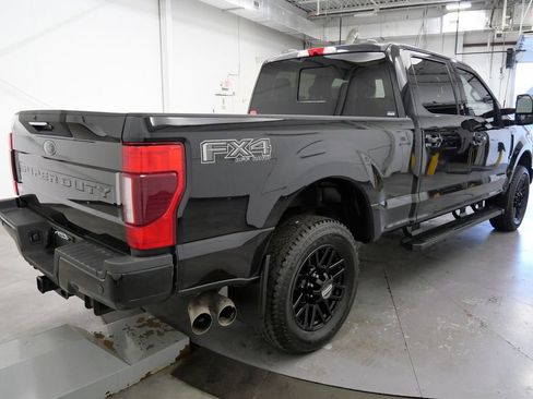 Used 2022 Ford F250 Lariat w/ Black Appearance Package AWD/4WD image 7