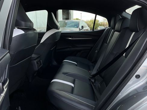 Used 2025 Toyota Camry SE image 12