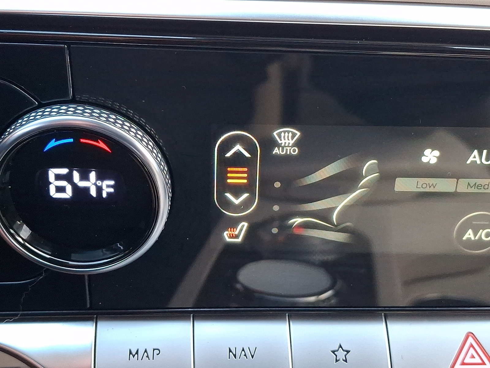 Certified 2022 Genesis GV70 2.5T AWD/4WD image 24