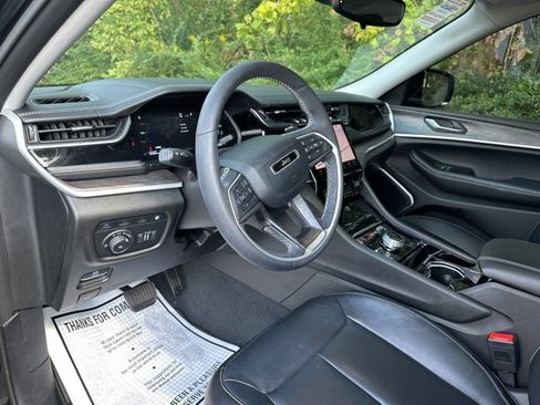 Used 2022 Jeep Grand Cherokee Limited 4xe image 18