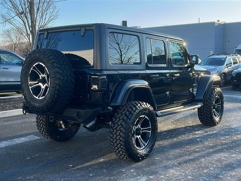 Used 2019 Jeep Wrangler Unlimited Sahara image 8