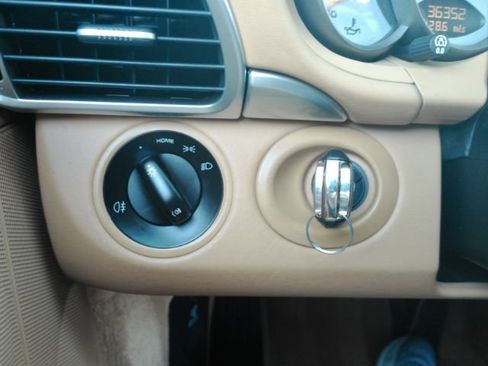 Used 2010 Porsche 911 Turbo image 28