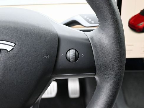 Used 2021 Tesla Model Y Performance image 19