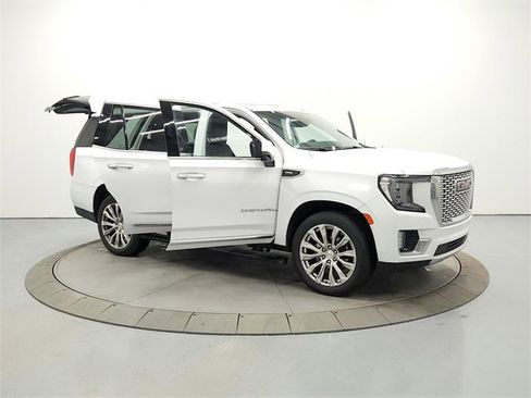 Used 2023 GMC Yukon Denali w/ Max Trailering Package image 9