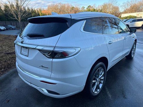 Used 2022 Buick Enclave Avenir image 8