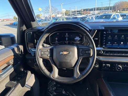 Used 2024 Chevrolet Silverado 2500 High Country w/ High Country Premium Package image 25