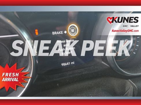 Used 2020 Jeep Wrangler Unlimited Sahara AWD/4WD image 4