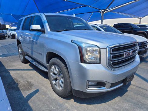 Used 2017 GMC Yukon SLT RWD image 2