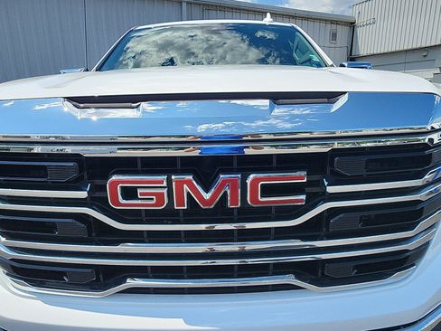 Used 2026 GMC Sierra 1500 SLT AWD/4WD image 14