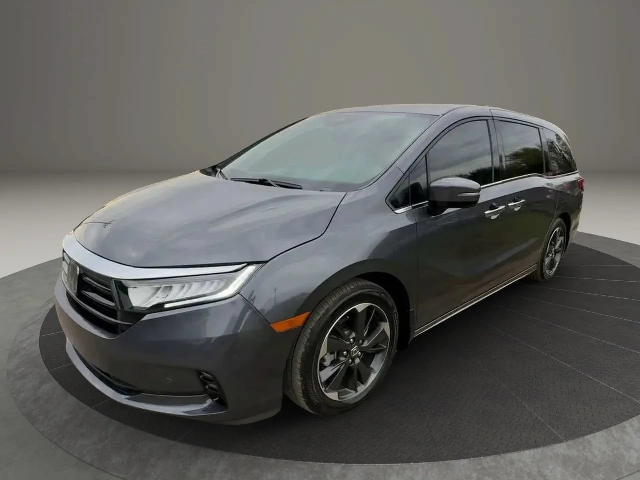 Used 2024 Honda Odyssey Elite image 3