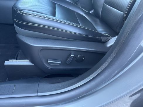 Used 2025 Ford Escape Platinum image 20