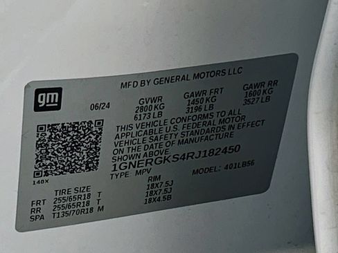 Used 2024 Chevrolet Traverse LT w/ LPO, Floor Liner Package FWD image 30