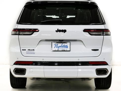 Used 2023 Jeep Grand Cherokee L Summit AWD/4WD image 8