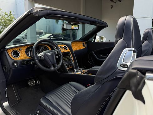 Used 2017 Bentley Continental GT image 27