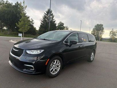 Certified 2023 Chrysler Pacifica Touring-L