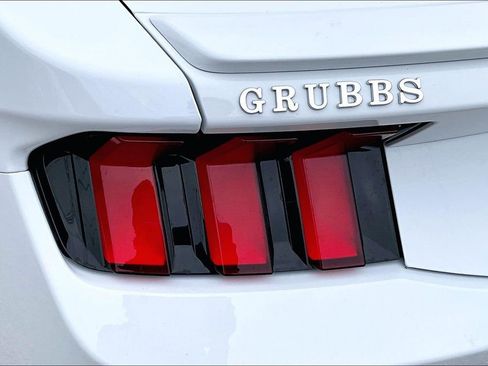 Used 2025 Ford Mustang Premium image 39