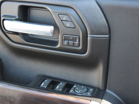 Used 2019 GMC Sierra 1500 SLT AWD/4WD image 22