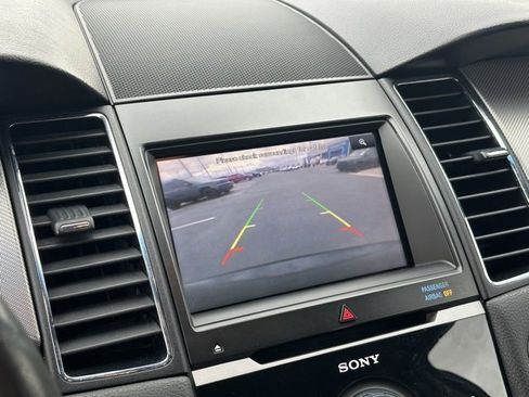 Used 2013 Ford Taurus SHO image 10
