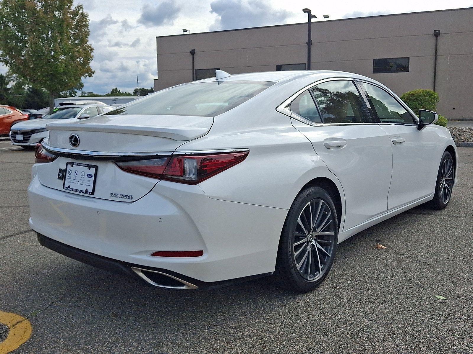 Certified 2023 Lexus ES 350 w/ Premium Package FWD image 4