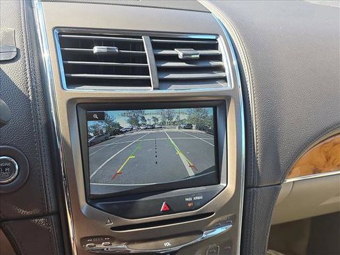 Used 2015 Lincoln MKX FWD w/ Equipment Group 101A image 11