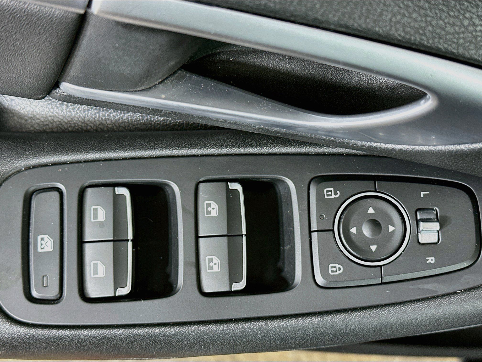 Used 2025 Hyundai Sonata SEL FWD image 15
