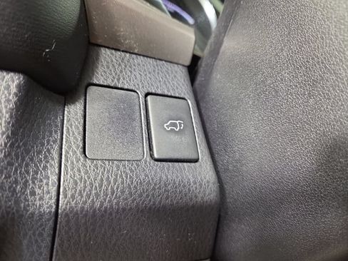 Used 2016 Toyota RAV4 Limited w/ Advanced Technology Package AWD/4WD image 29