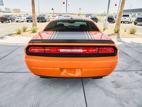 Used 2014 Dodge Challenger R/T RWD image 10