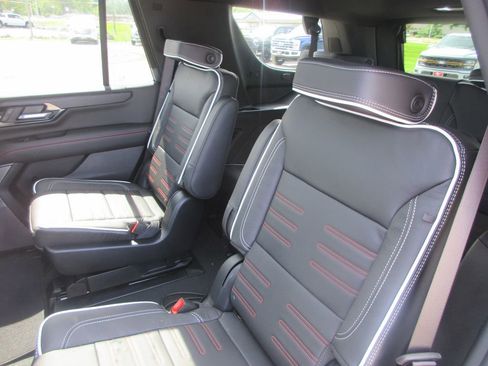 New 2026 GMC Yukon AT4 Ultimate AWD/4WD image 12