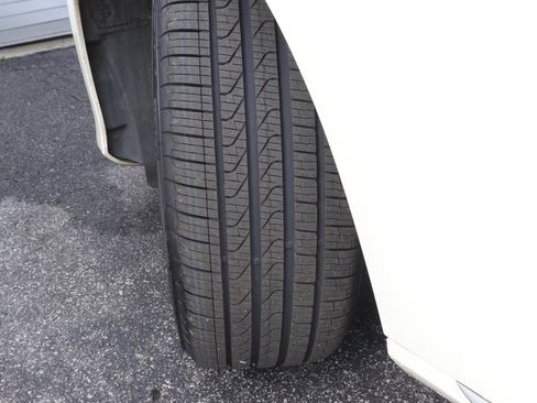 Used 2018 Mercedes-Benz E 300 image 36