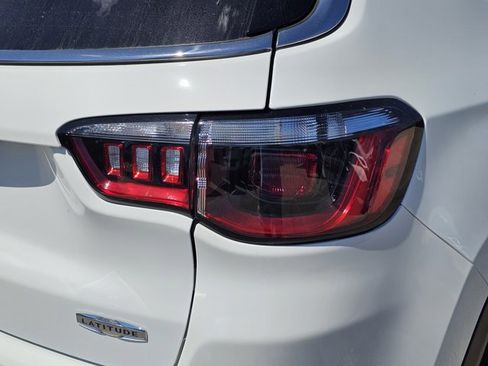 Used 2023 Jeep Compass Latitude w/ Convenience Group image 9