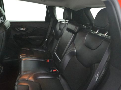 Used 2021 Jeep Cherokee Latitude image 14