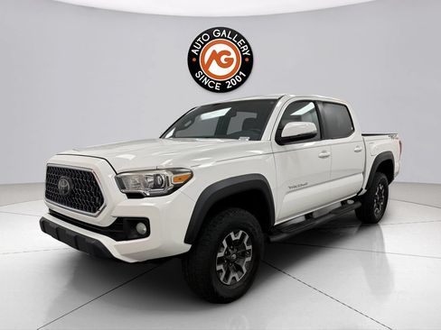 Used 2019 Toyota Tacoma TRD Off-Road w/ Technology Package RWD image 7