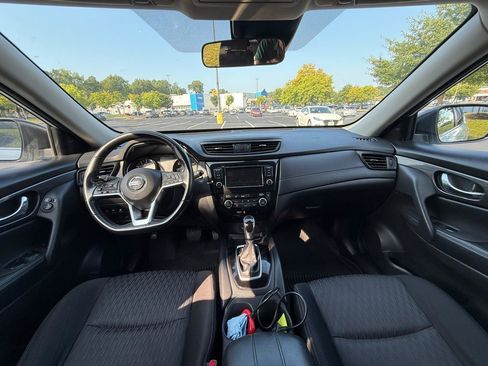Used 2019 Nissan Rogue SV FWD image 15