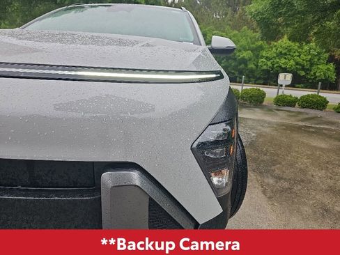 Used 2025 Hyundai Kona SEL FWD image 4