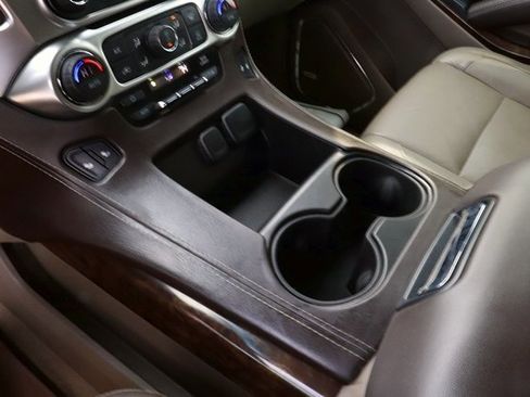 Used 2016 Chevrolet Suburban LT image 23