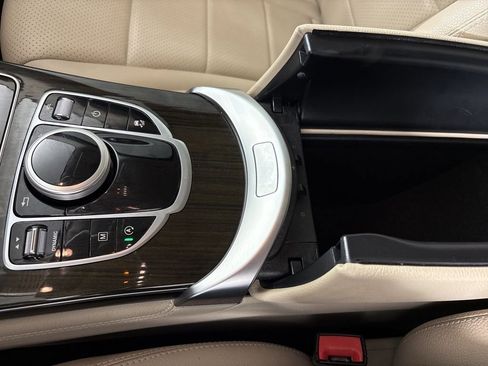 Used 2019 Mercedes-Benz GLC 300 image 39