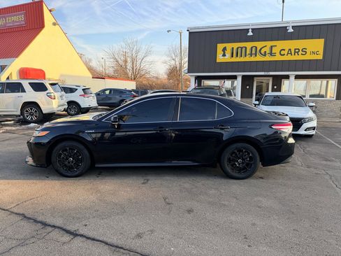 Used 2020 Toyota Camry LE image 9