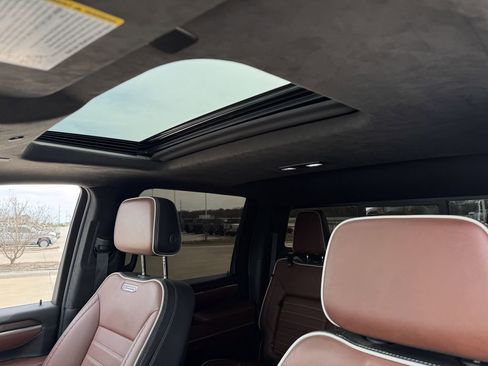 Used 2024 GMC Sierra 3500 Denali Ultimate image 25