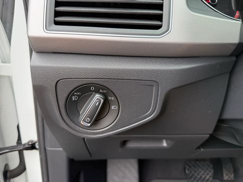 Used 2019 Volkswagen Atlas SE FWD image 25