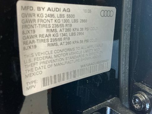 Used 2025 Audi Q5 Premium Plus w/ Premium Plus AWD/4WD image 38