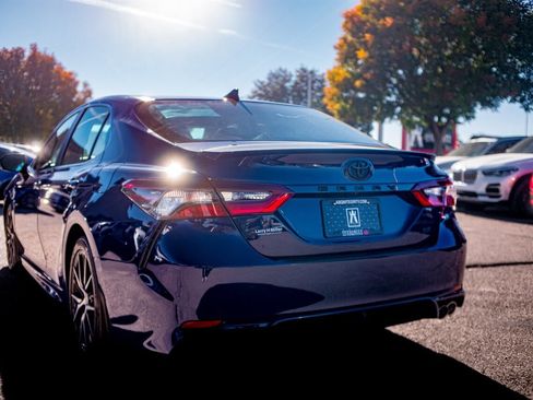 Used 2024 Toyota Camry SE image 10