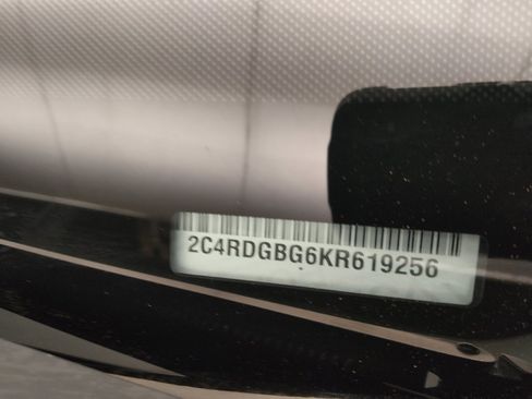 Used 2019 Dodge Grand Caravan SE w/ UConnect Hands-Free Group image 33