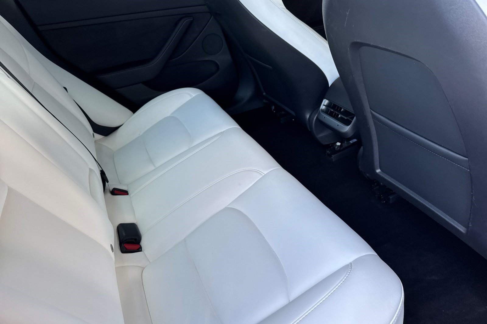 Used 2022 Tesla Model 3 RWD image 32