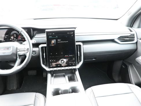 Used 2026 GMC Acadia Elevation w/ Elevation Premium Package FWD image 31