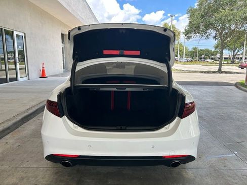 Used 2018 Alfa Romeo Giulia RWD image 31