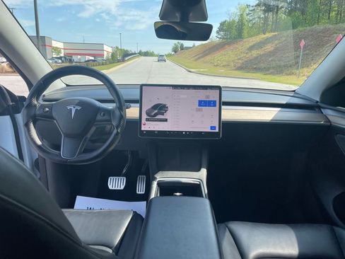 Used 2023 Tesla Model Y Performance image 23