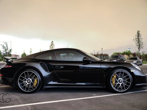 Used 2014 Porsche 911 Turbo S AWD/4WD image 36